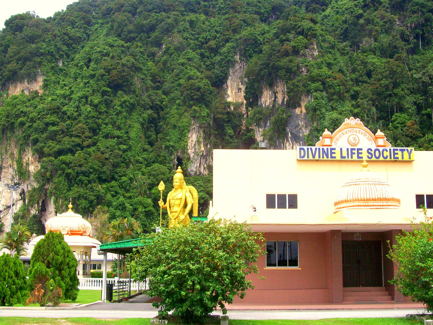 Swami Sivananda of the Divine Life Ashram - served as a Doctor in Malaysia,  as a Swami Advcated  Interfaith Programs
