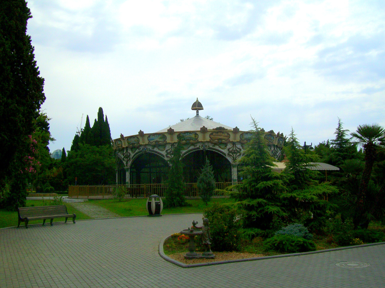 Dənizkənarı Milli Park -Has a Walkway 4 Kil along the Bay -an  amusement park, yacht club, fountains, and  statues - Baku, Azerbaijan