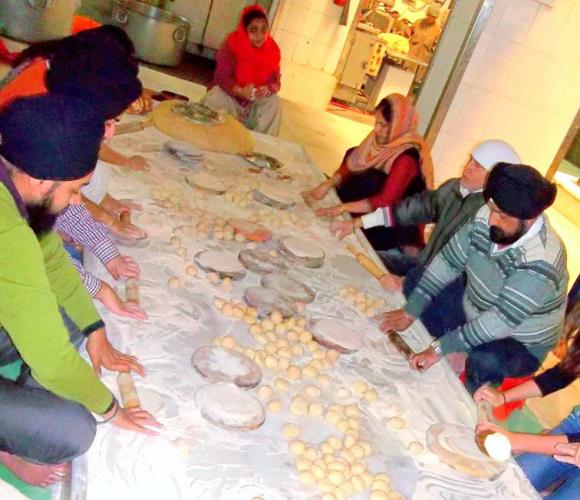 Feeding the hungry at Sikh Gurdwara – Delhi, India