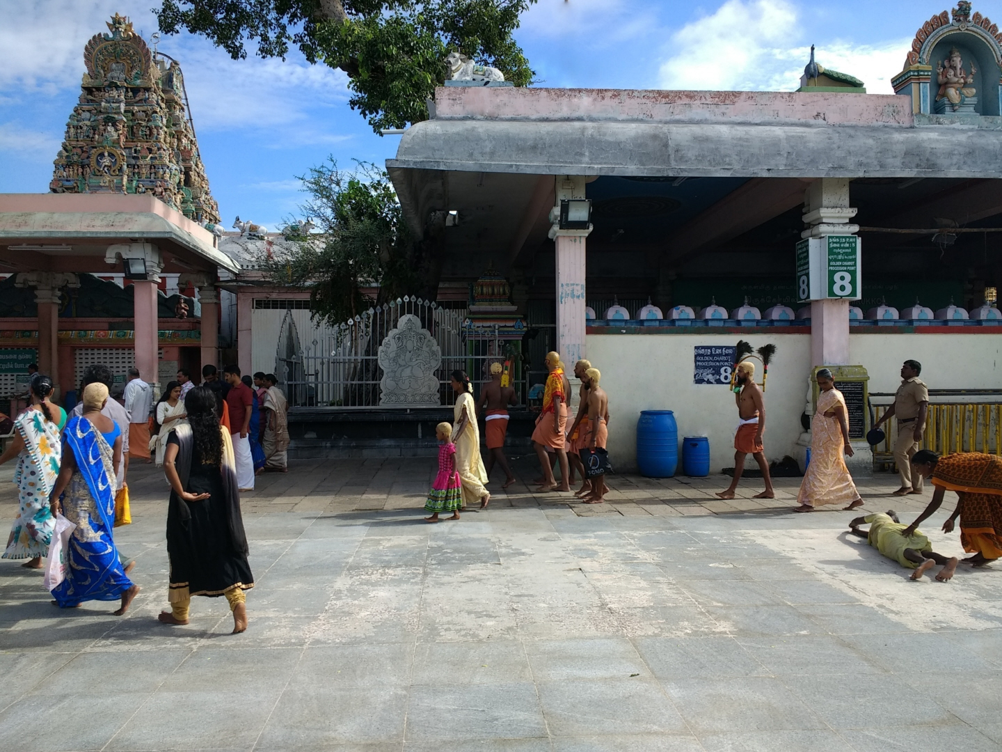 Pilgrims at the Arulmigu Shri Dhandayuthapani Temple 2 -5 cen. C.E. (Dedicated to Muruga aka Subramanya) - Palani, Tamil Nadu - India